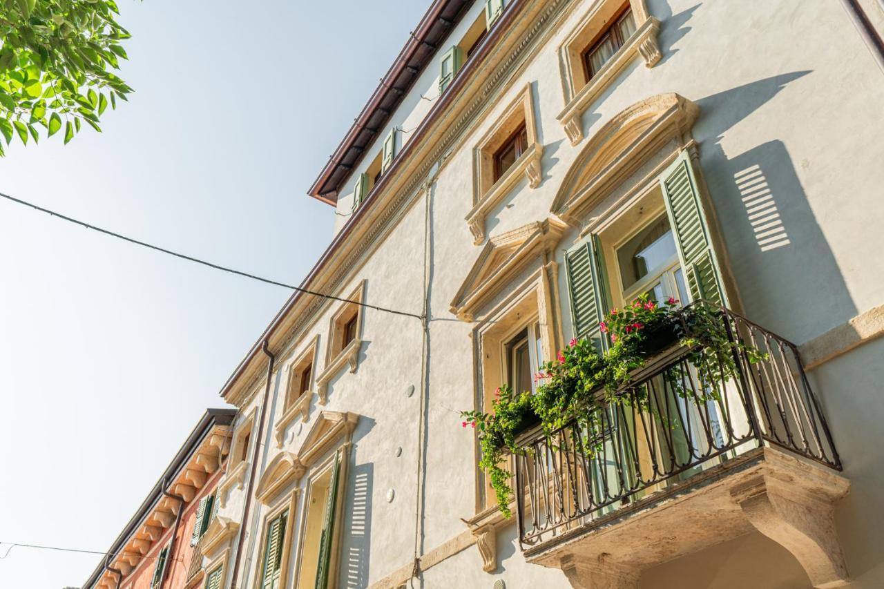 Domus Verona - Residenza Merici Buitenkant foto